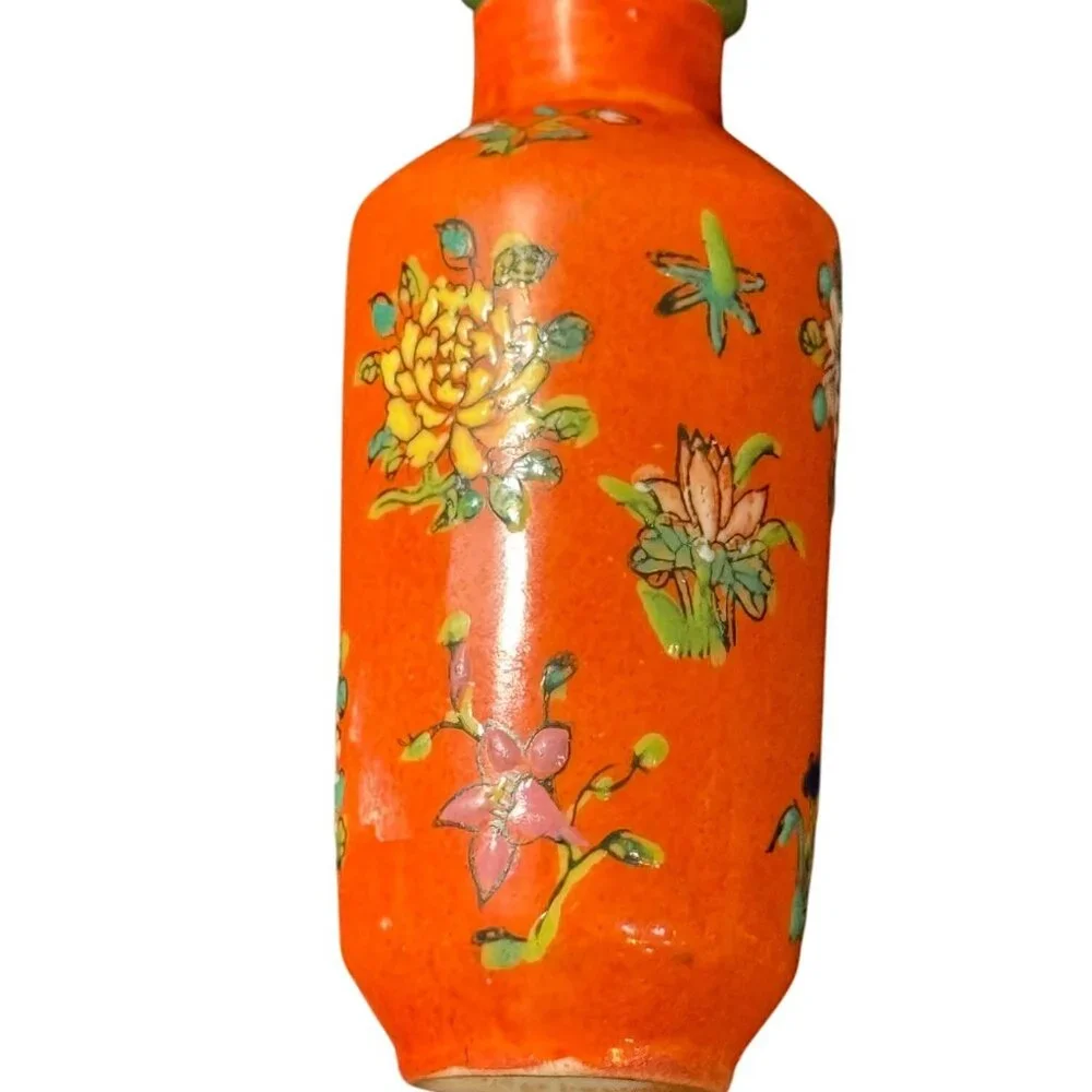 Vintage Chinese Red Snuff Bottle With Floral Motif & Green Stopper - Picture 1 of 4